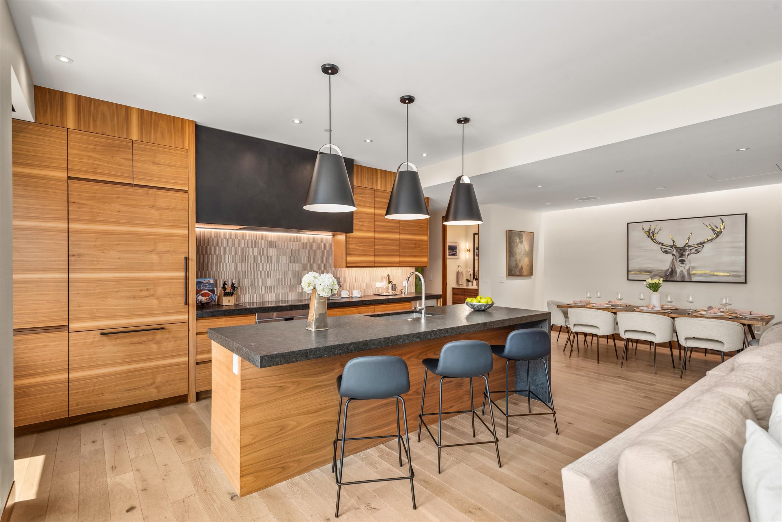  Elevated Mountain Living Meets Effortless Ski Access - 物件實景