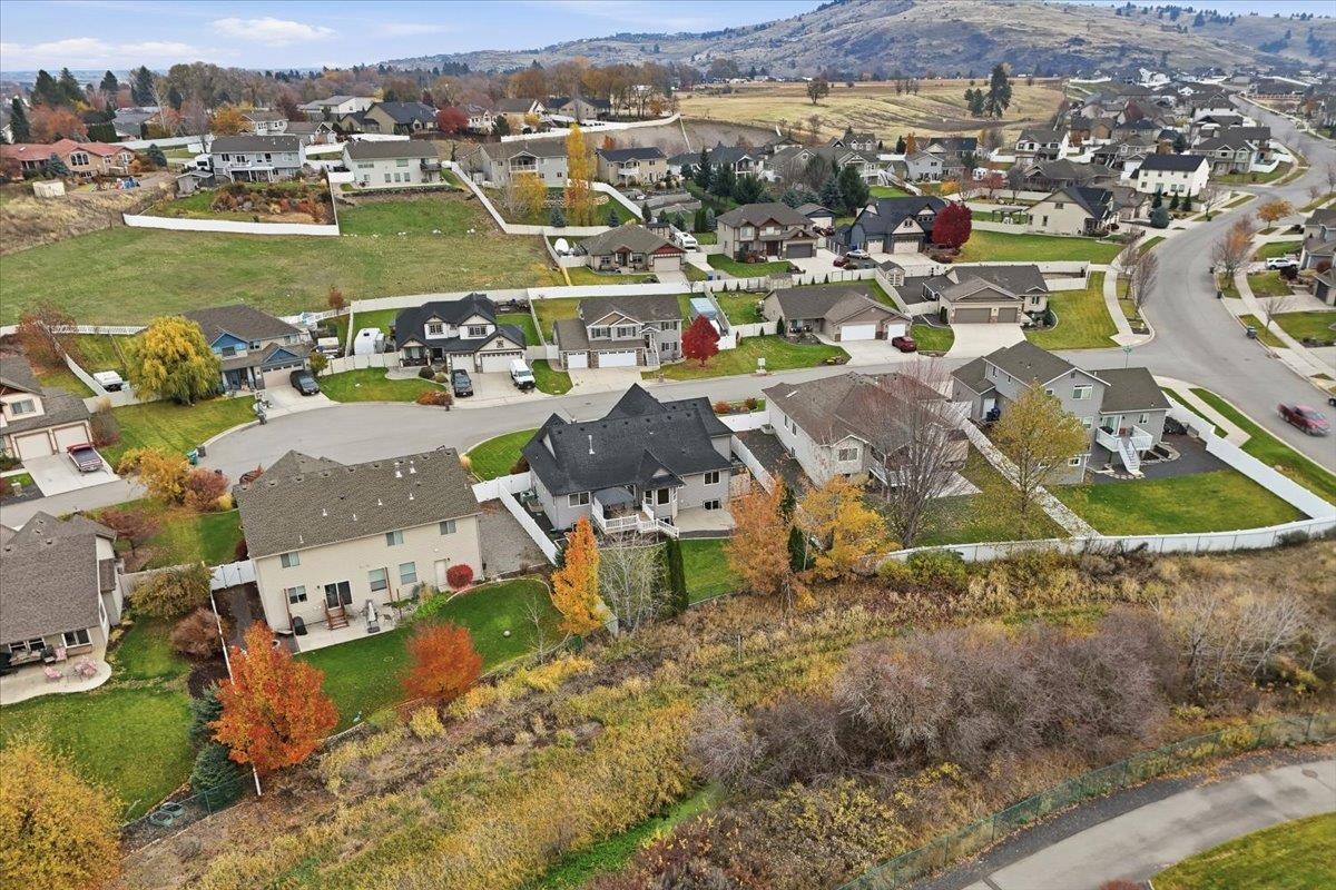 Greenacres, Washington, 99016, United States, 6 Bedrooms Bedrooms, ,3 BathroomsBathrooms,Residential,For Sale,1992048