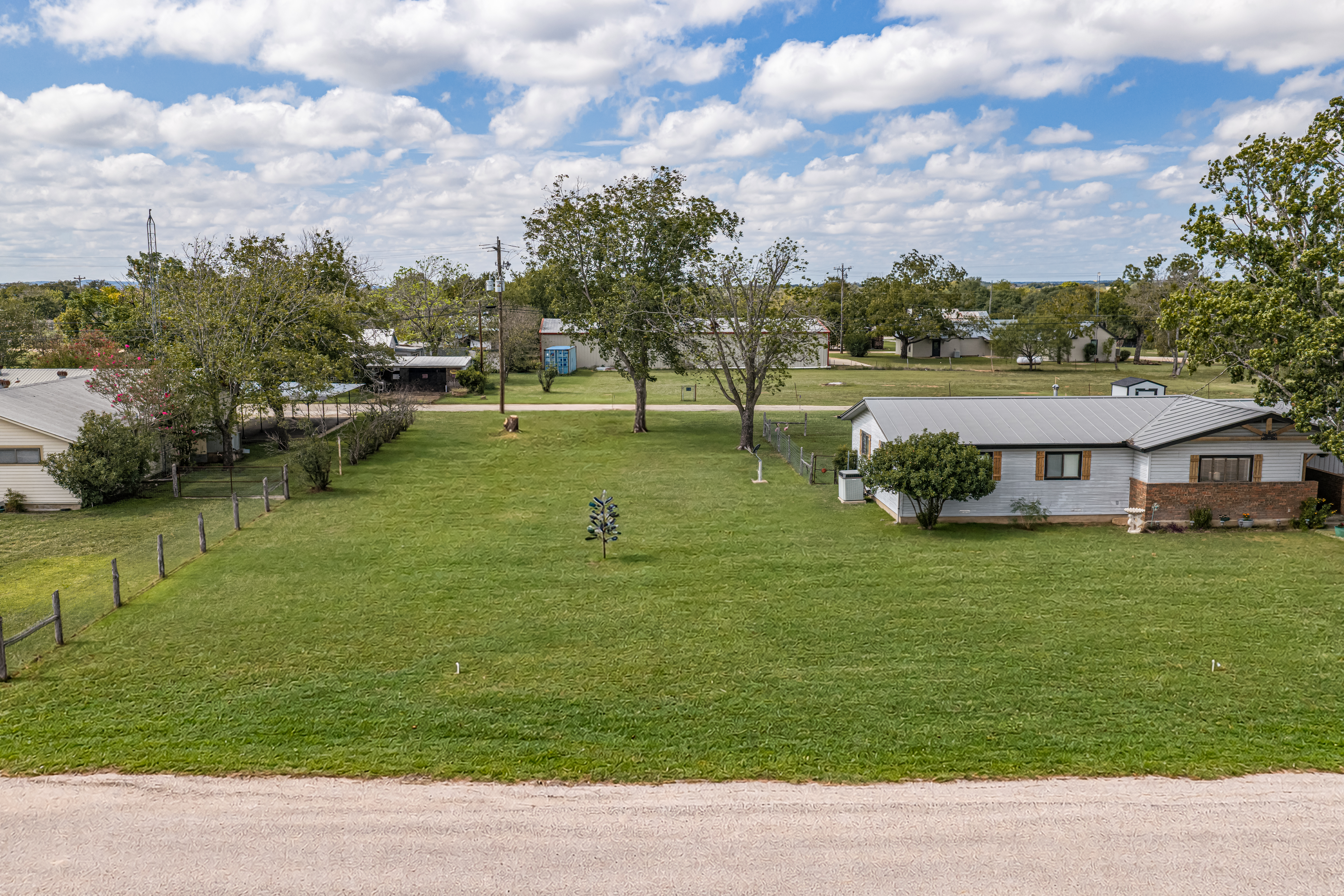  Updated, Move In Ready, Rare Find on Large Lot - 物件實景