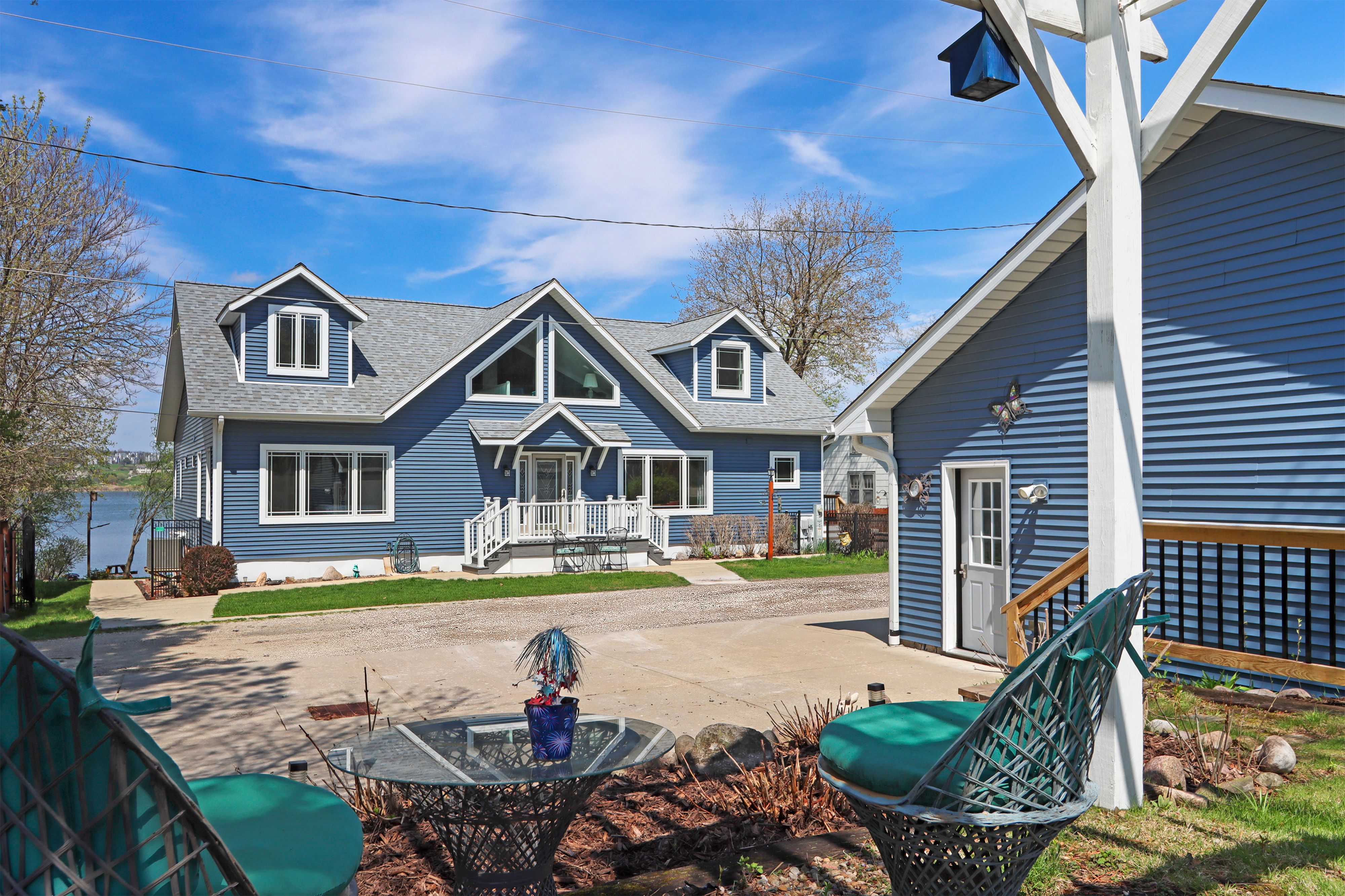  Gracious Lake Como Waterfront Retreat with Proven Rental Income - 物件實景