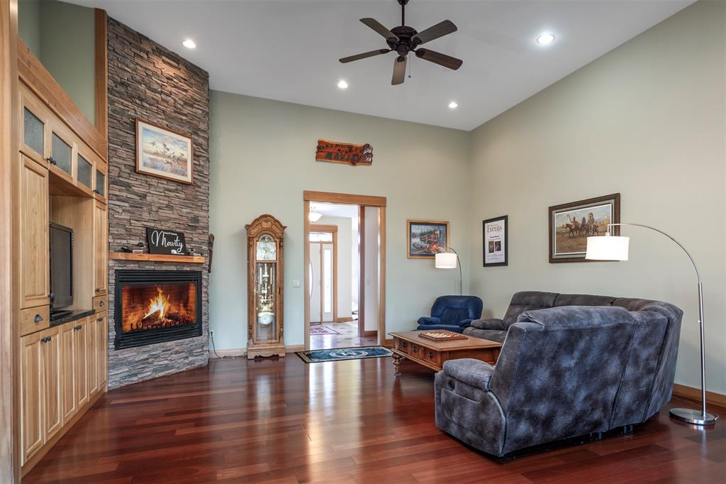 Polson, Montana, 59860, United States, 4 Bedrooms Bedrooms, ,4 BathroomsBathrooms,Residential,For Sale,1930633