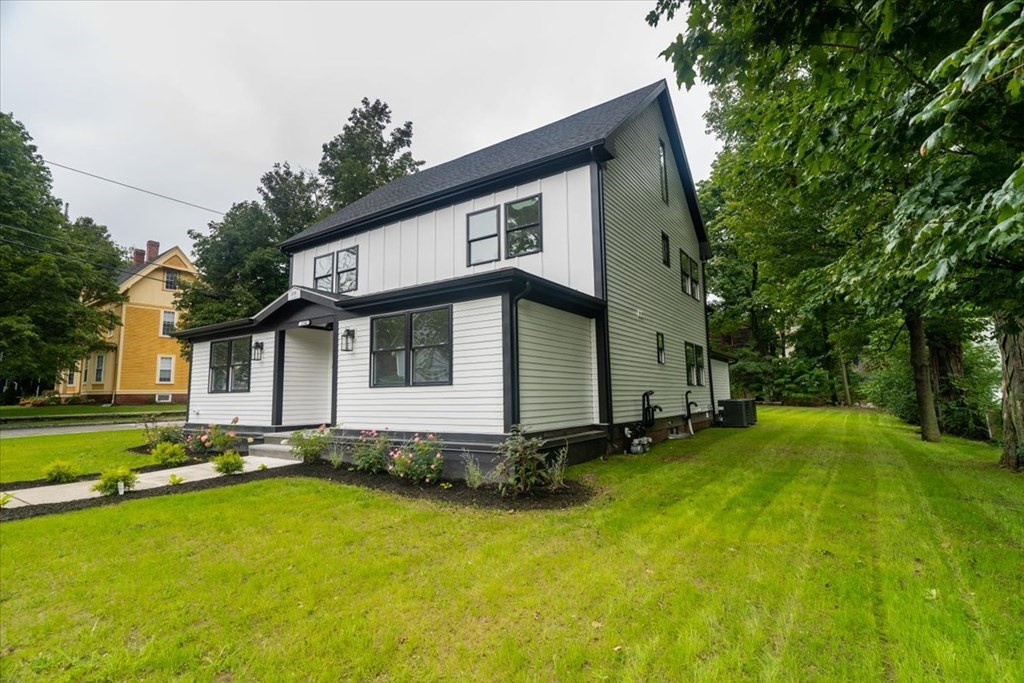 Reading, Massachusetts, 01867, United States, 3 Bedrooms Bedrooms, ,3 BathroomsBathrooms,Residential,For Sale,1880816