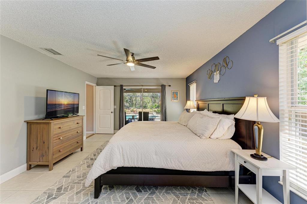 Bradenton, Florida, 34212, United States, 3 Bedrooms Bedrooms, ,2 BathroomsBathrooms,Residential,For Sale,1751964