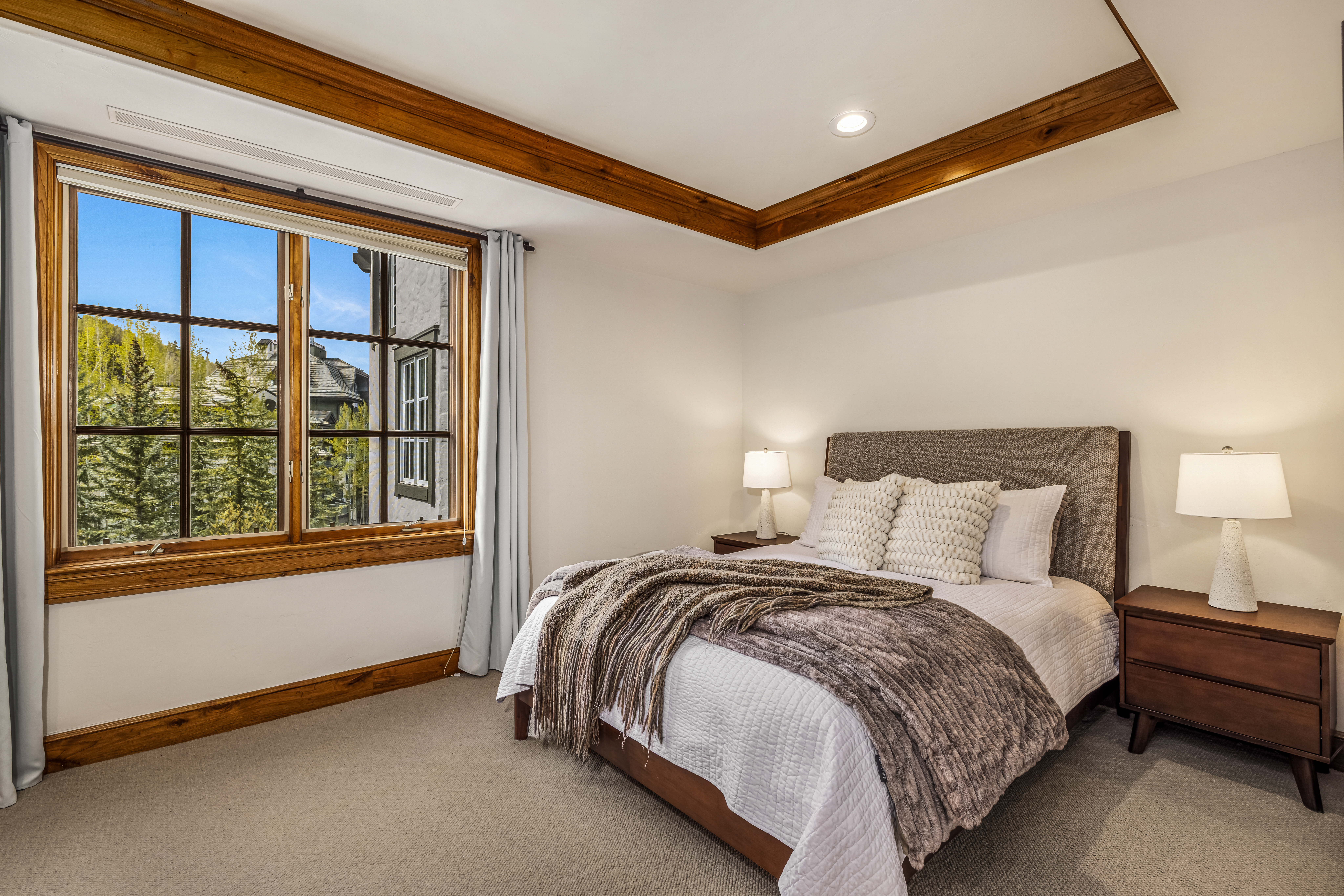  Beaver Creek 2-bedroom retreat with soft alpine light drifting in - 物件實景