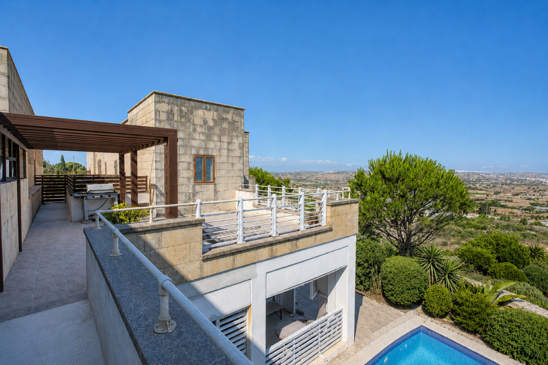  Unique Cliff Edge Property. - 物件實景