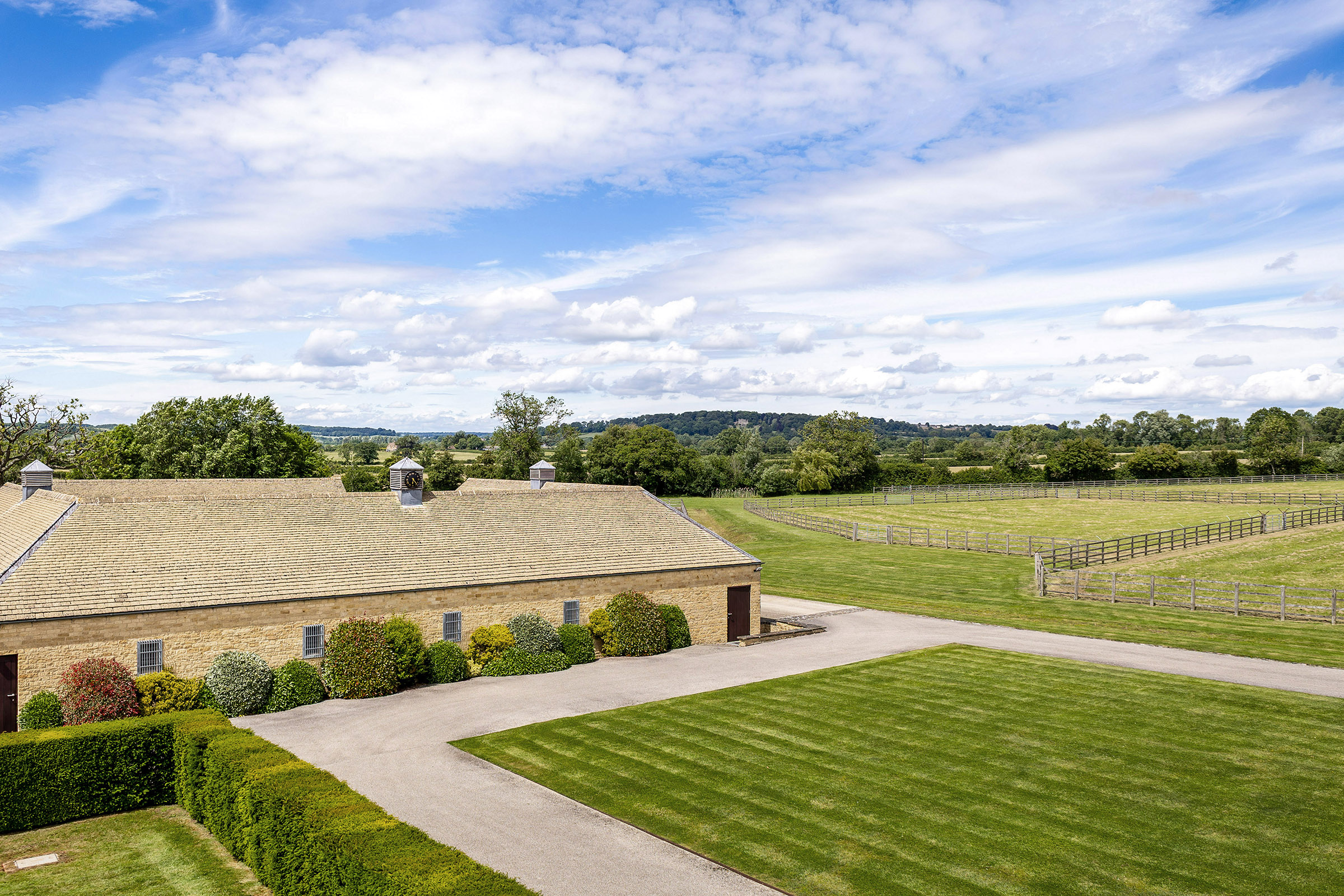  An Impressive Country Estate with Indoor Pool and Equestrian Facilities - 物件實景