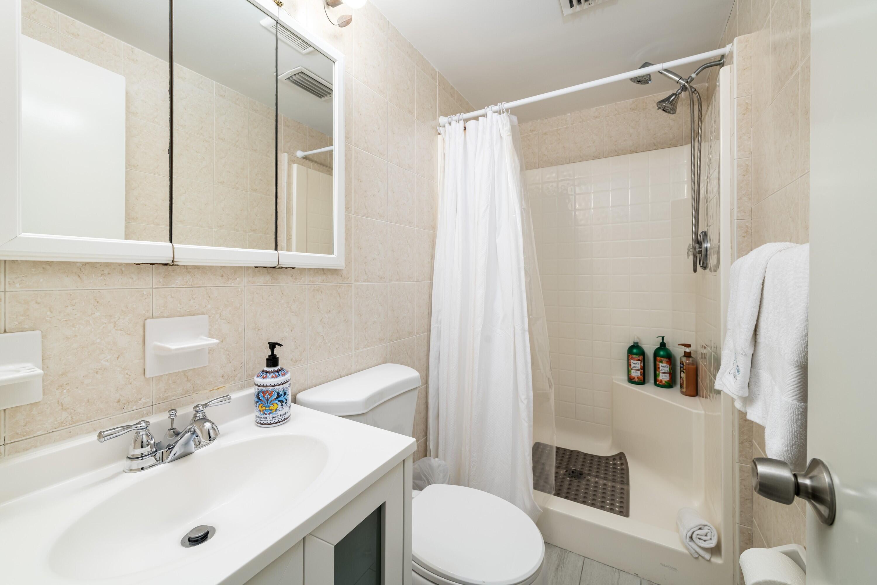 MARATHON, Florida, 33050, United States, 2 Bedrooms Bedrooms, ,2 BathroomsBathrooms,Residential,For Sale,1827608