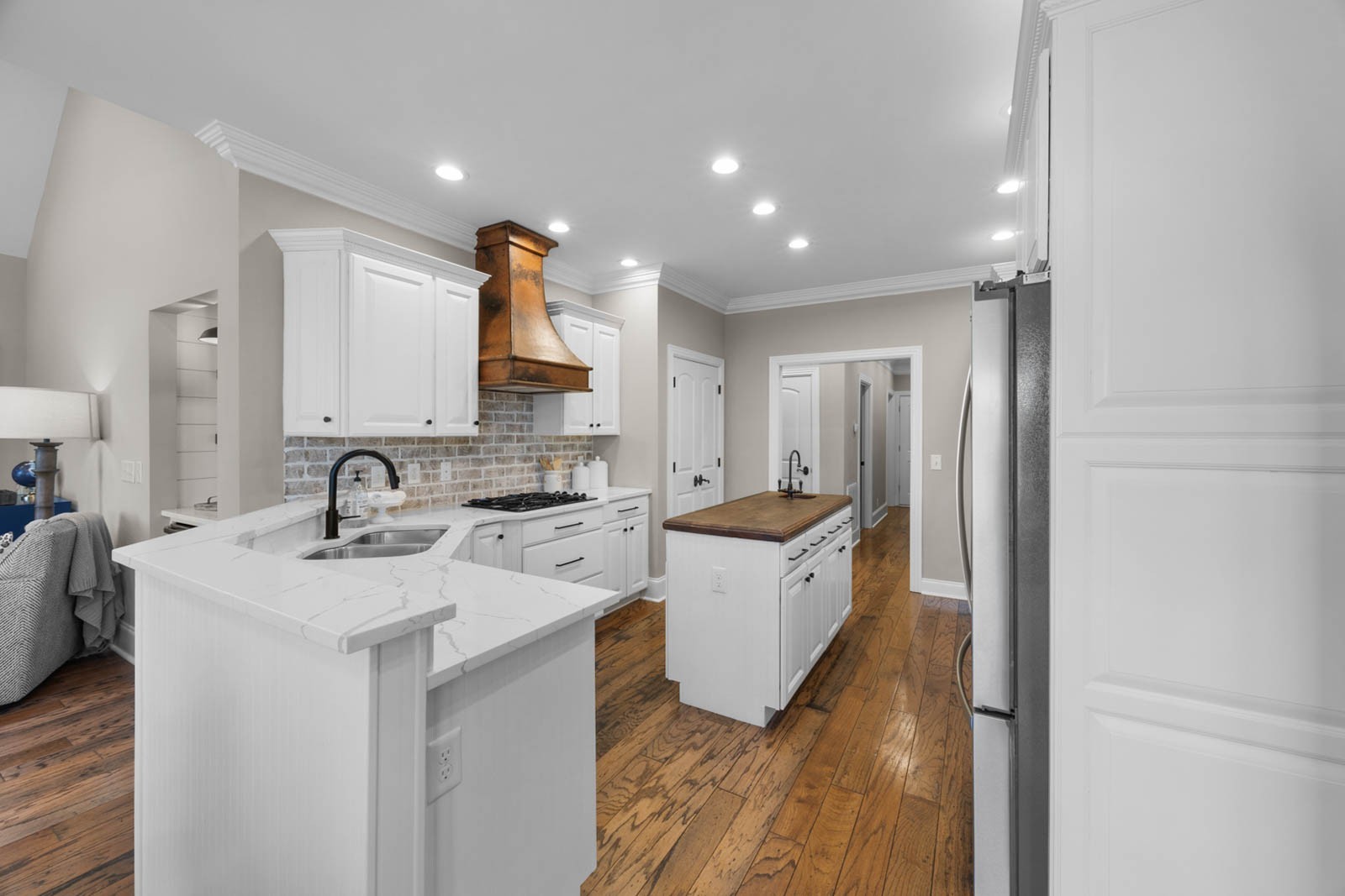 Clarksville, Tennessee, 37043, United States, 4 Bedrooms Bedrooms, ,5 BathroomsBathrooms,Residential,For Sale,1997798