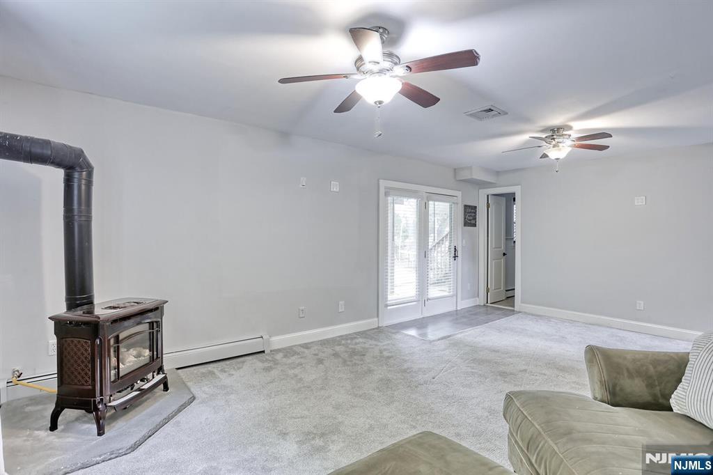 Ramsey, New Jersey, 07446, United States, 4 Bedrooms Bedrooms, ,3 BathroomsBathrooms,Residential,For Sale,1911105