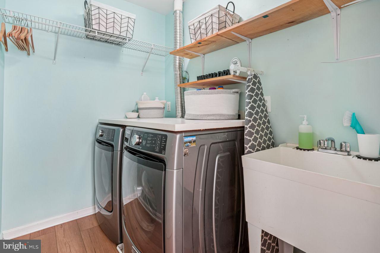 Warrenton, Virginia, 20187, United States, 4 Bedrooms Bedrooms, ,4 BathroomsBathrooms,Residential,For Sale,1989713