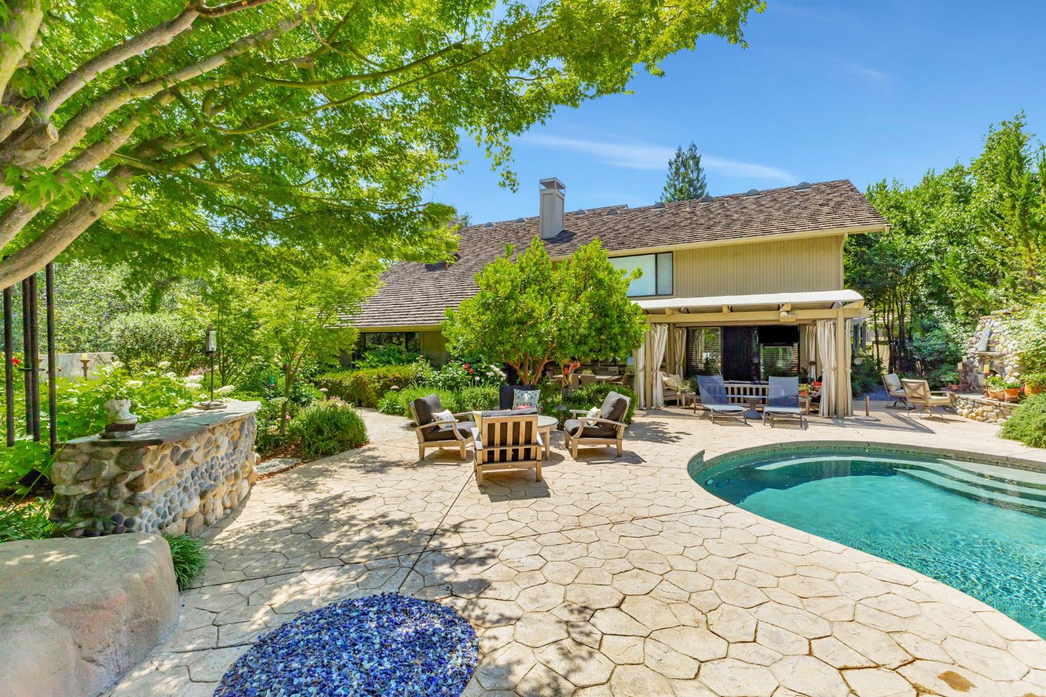 Gold River, California, 95670, United States, 4 Bedrooms Bedrooms, ,5 BathroomsBathrooms,Residential,For Sale,1987751