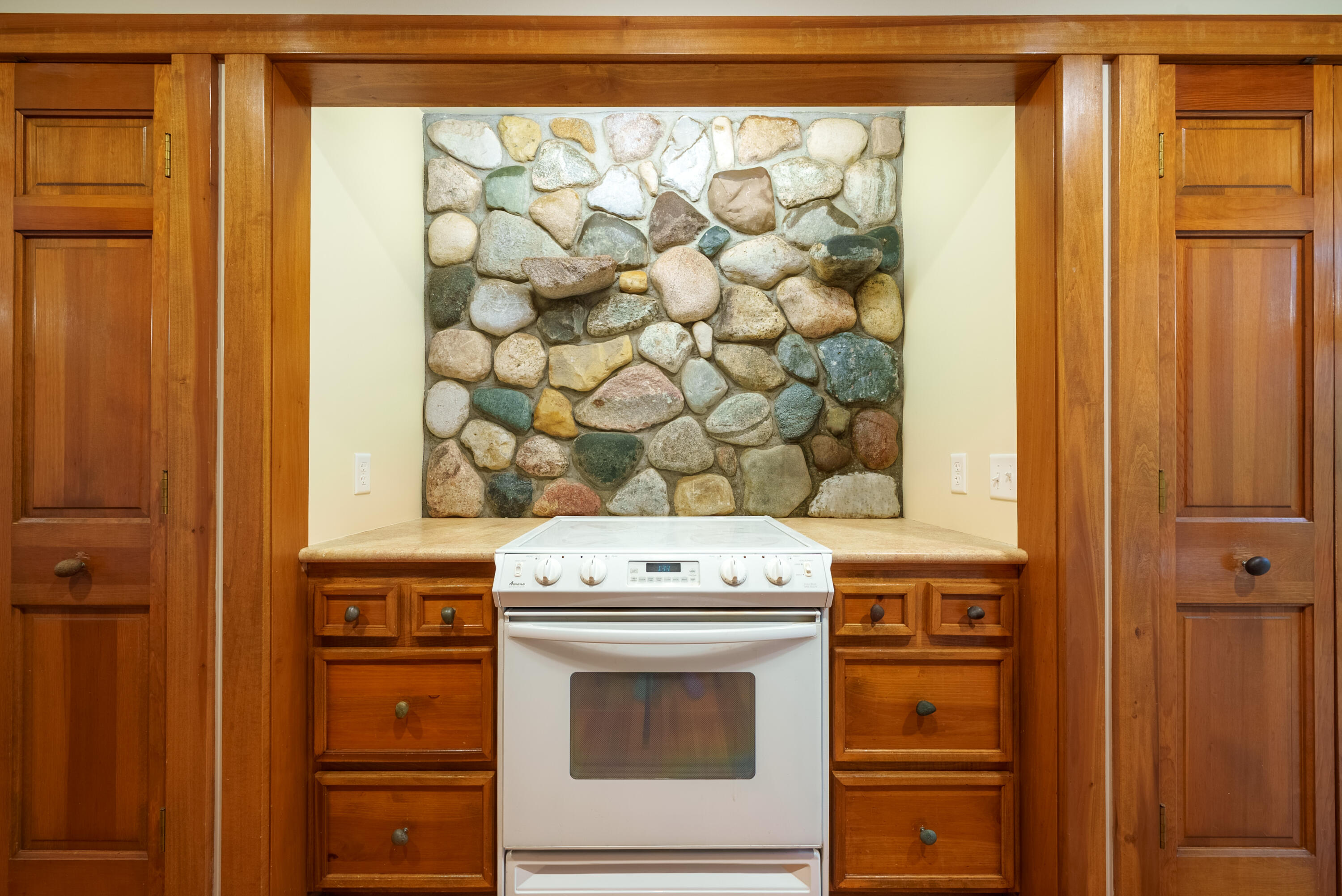 Lowell, Michigan, 49331, United States, 2 Bedrooms Bedrooms, ,2 BathroomsBathrooms,Residential,For Sale,1987591