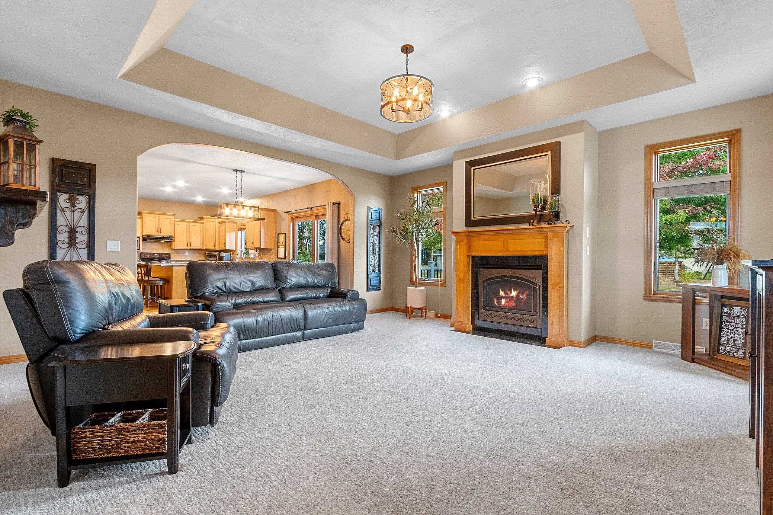 APPLETON, Wisconsin, 54913, United States, 4 Bedrooms Bedrooms, ,3 BathroomsBathrooms,Residential,For Sale,1960996