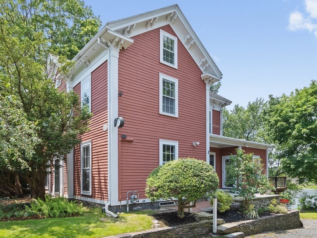 Waltham, Massachusetts, 02453, United States, 6 Bedrooms Bedrooms, ,3 BathroomsBathrooms,Residential,For Sale,1892222