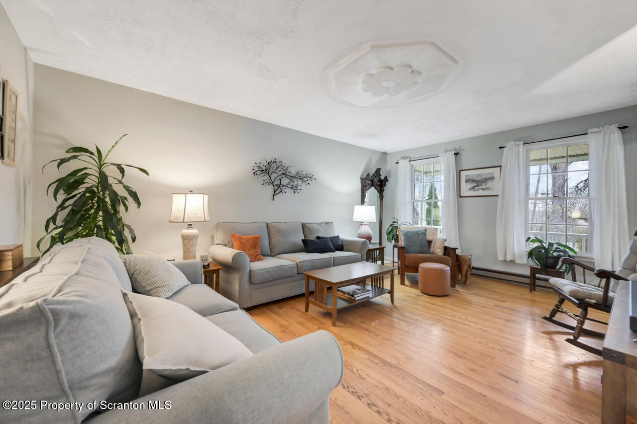 Moscow, Pennsylvania, 18444, United States, 4 Bedrooms Bedrooms, ,3 BathroomsBathrooms,Residential,For Sale,1999733