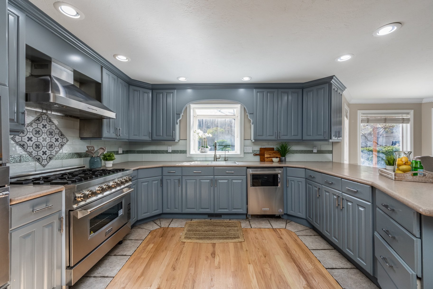  Updated Sandy Home With One of a Kind Location With Unobstructed Mountain Views - 物件實景