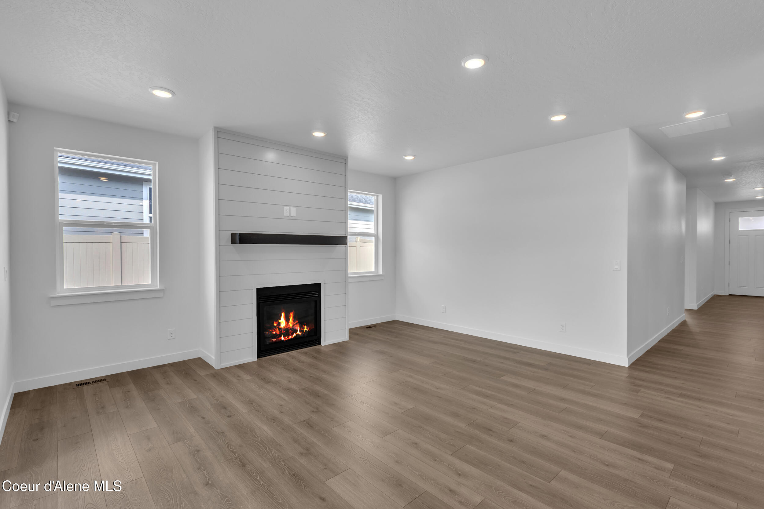 Coeur d'Alene, Idaho, 83815, United States, 3 Bedrooms Bedrooms, ,2 BathroomsBathrooms,Residential,For Sale,1999296