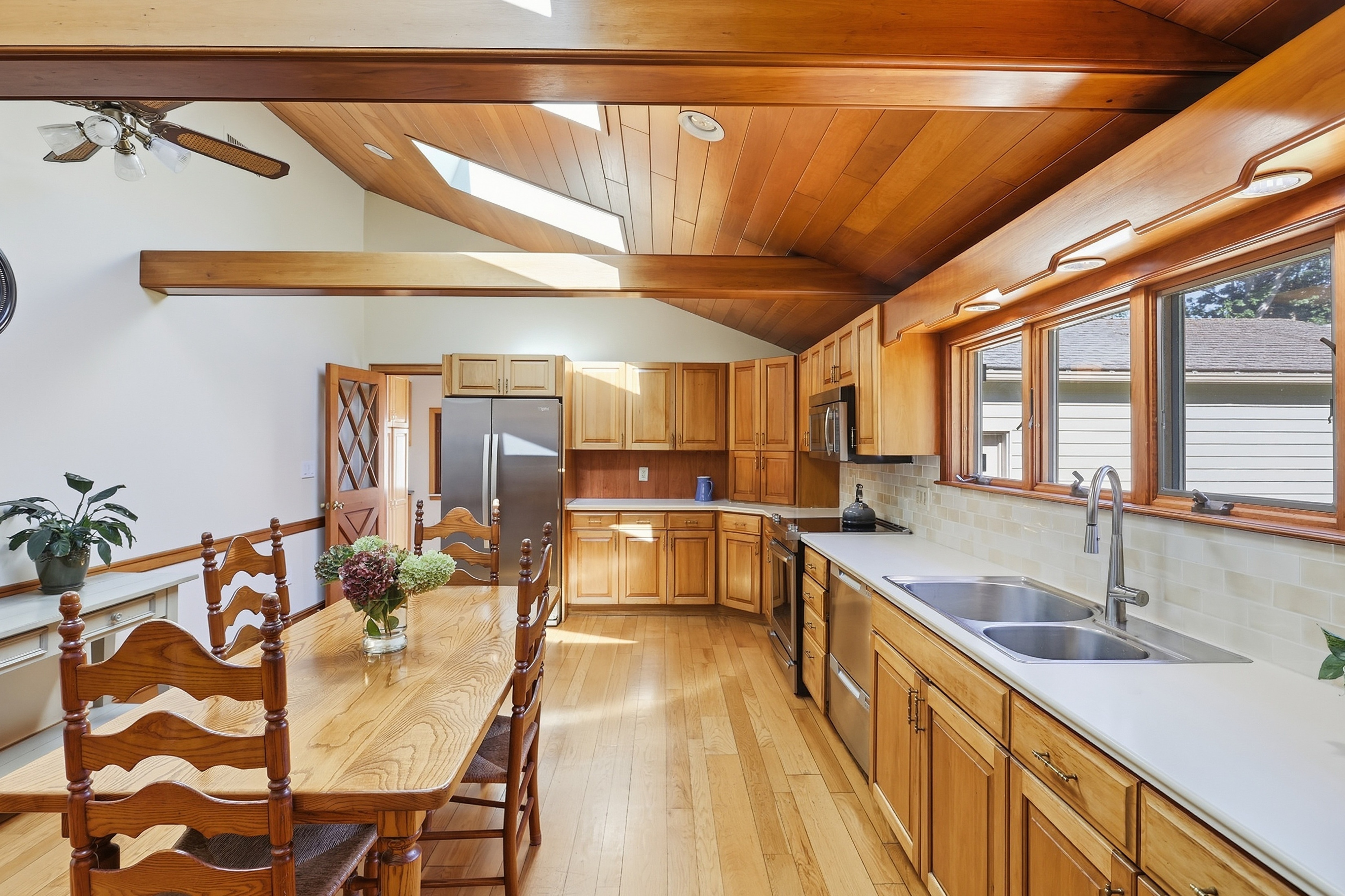  4 Nevada Road, Burlington, MA 01803 - 物件實景