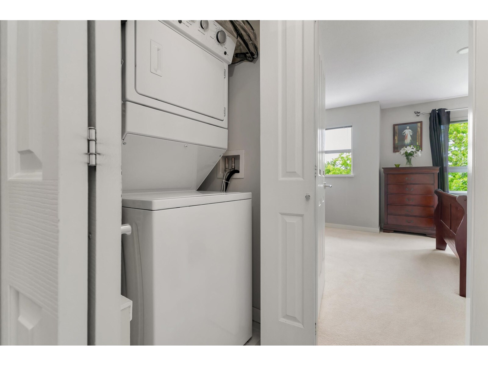 SURREY, British Columbia, V3Z 1P4, CA, 2 Bedrooms Bedrooms, ,2 BathroomsBathrooms,Residential,For Sale,1950245