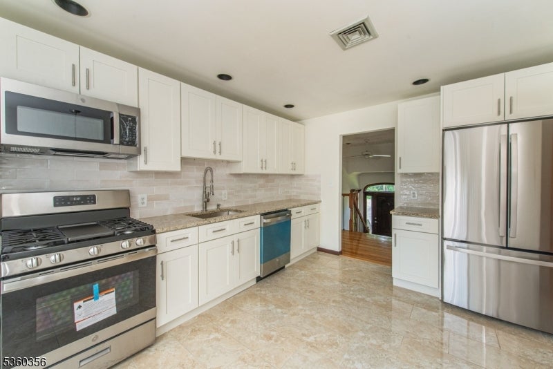 Montville Twp., New Jersey, 07082, United States, 4 Bedrooms Bedrooms, ,3 BathroomsBathrooms,Residential,For Sale,1834822
