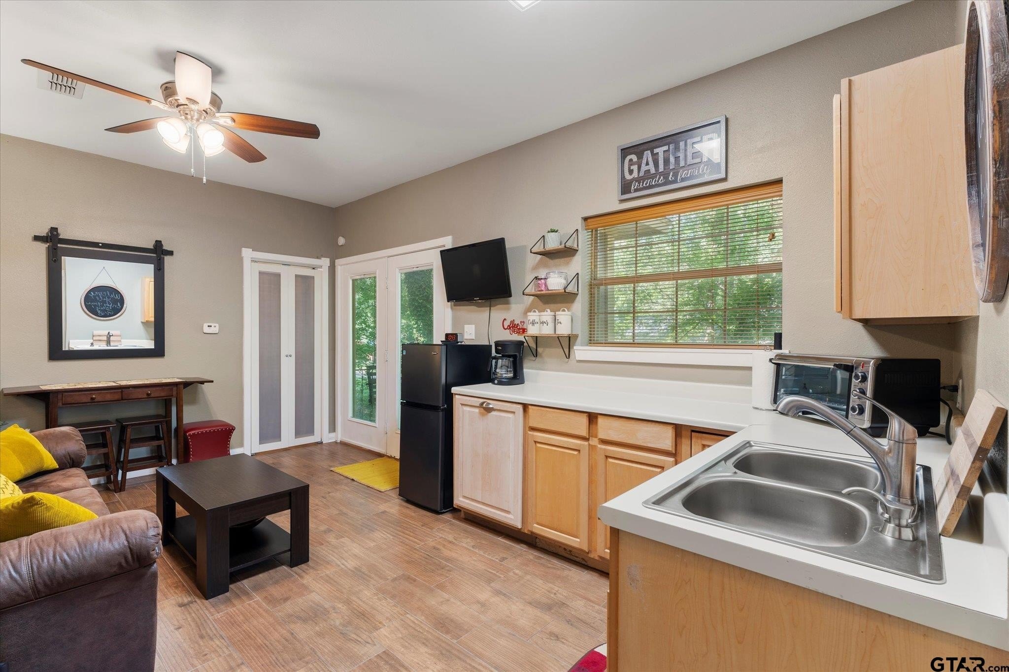 Pittsburg, Texas, 75686, United States, 4 Bedrooms Bedrooms, ,4 BathroomsBathrooms,Residential,For Sale,1983257