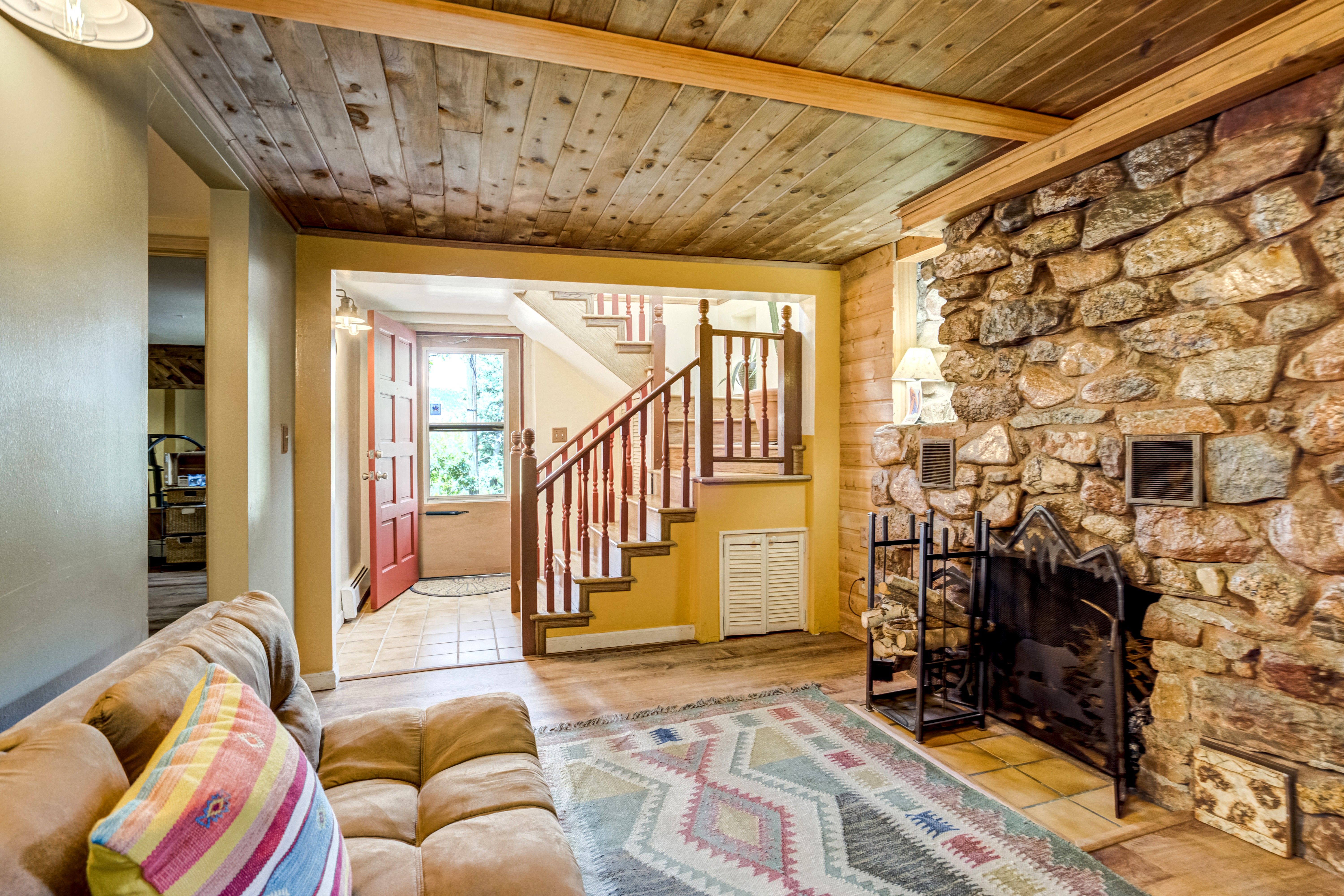  Extraordinary Mountain Retreat Perched Above the Heart of Manitou Springs - 物件實景