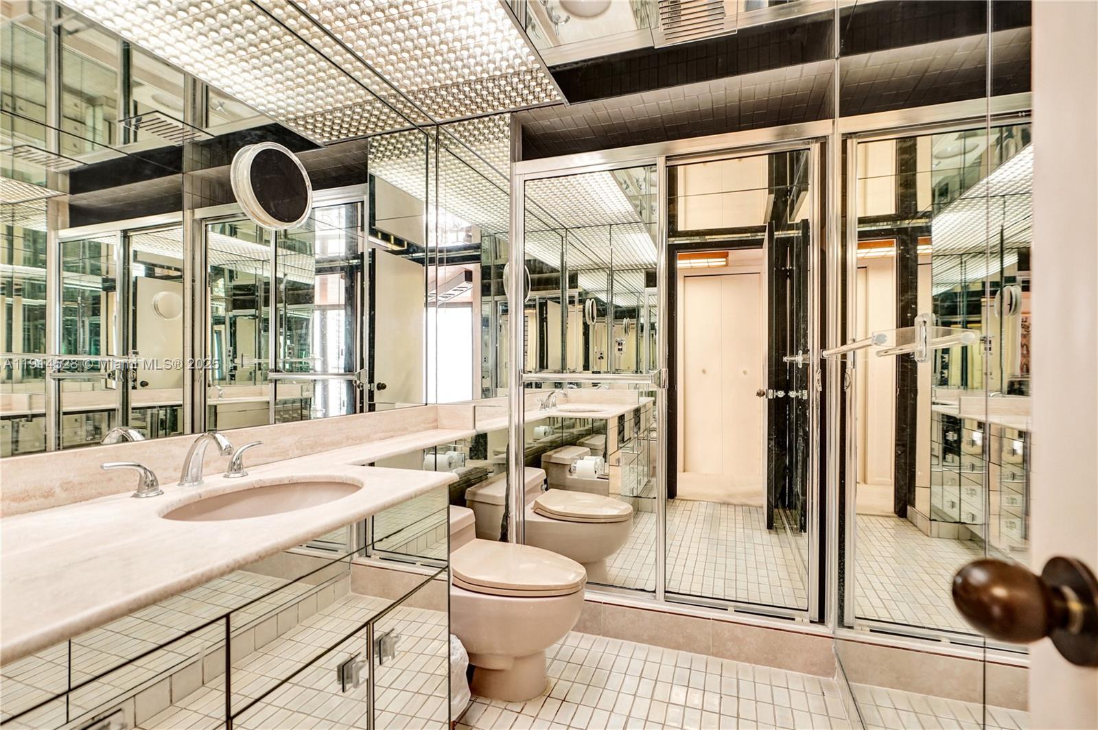 Aventura, Florida, 33180, United States, 2 Bedrooms Bedrooms, ,2 BathroomsBathrooms,Residential,For Sale,1994383