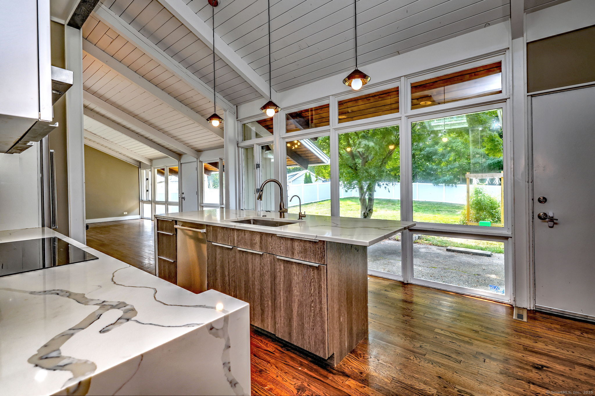 Hamden, Connecticut, 06517, United States, 4 Bedrooms Bedrooms, ,4 BathroomsBathrooms,Residential,For Sale,1942172