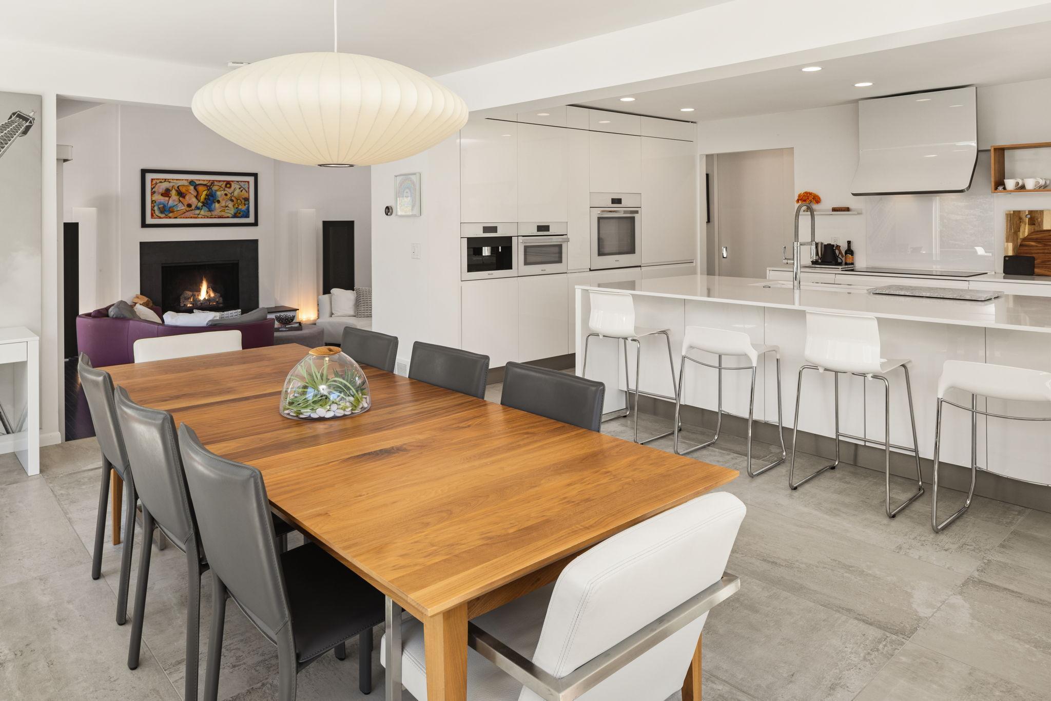 Minneapolis, Minnesota, 55410, United States, 4 Bedrooms Bedrooms, ,2 BathroomsBathrooms,Residential,For Sale,1805431