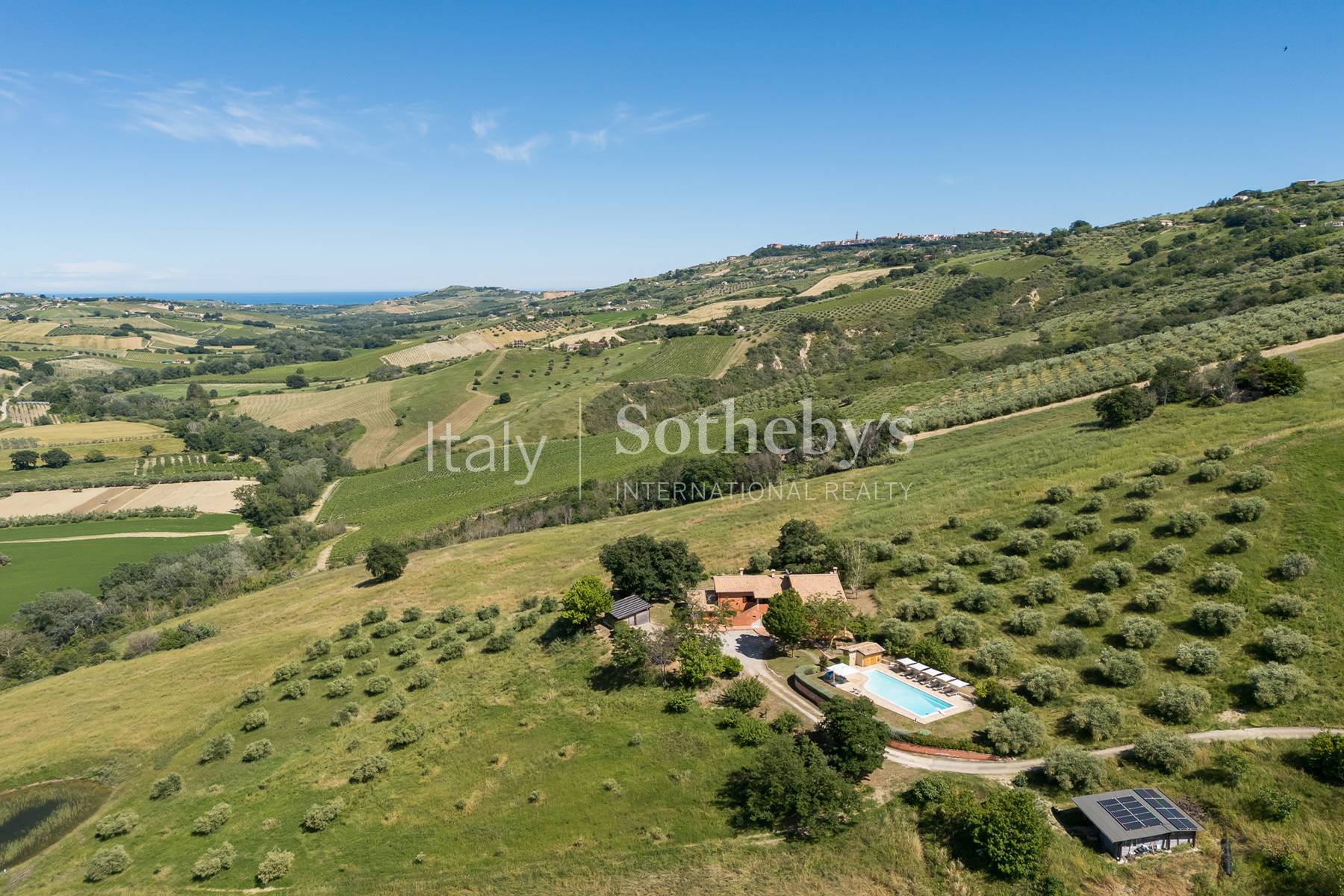  Renovated estate with pool and panoramic view - 物件實景