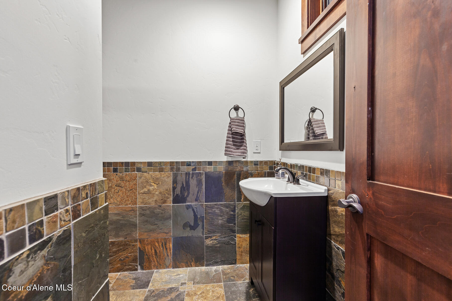 Coeur d'Alene, Idaho, 83814, United States, 4 Bedrooms Bedrooms, ,4 BathroomsBathrooms,Residential,For Sale,1978612