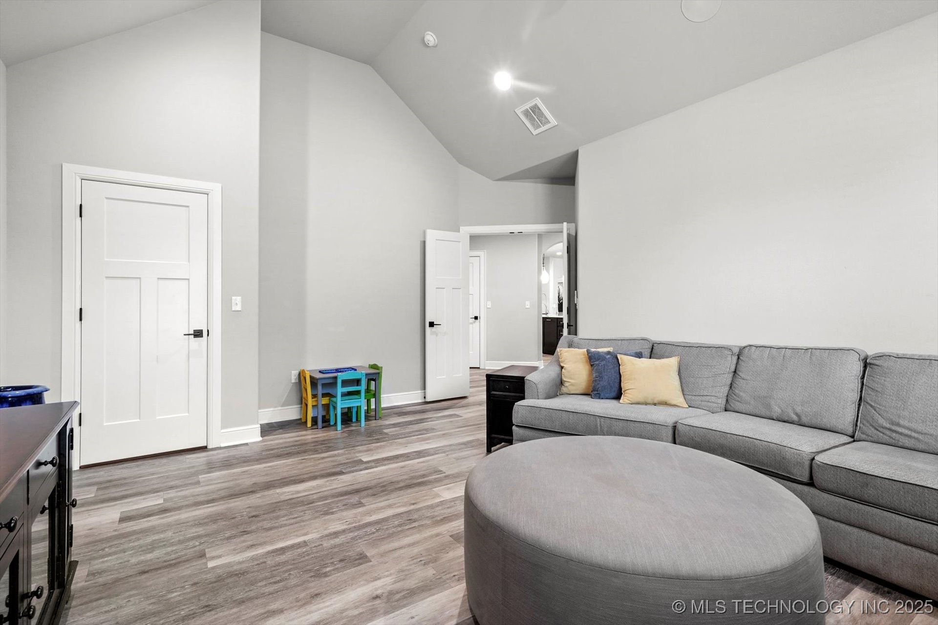 Owasso, Oklahoma, 74055, United States, 3 Bedrooms Bedrooms, ,4 BathroomsBathrooms,Residential,For Sale,1986225