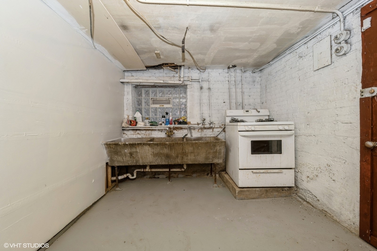 Chicago, Illinois, 60649, United States, 10 Bedrooms Bedrooms, ,Residential,For Sale,1926299