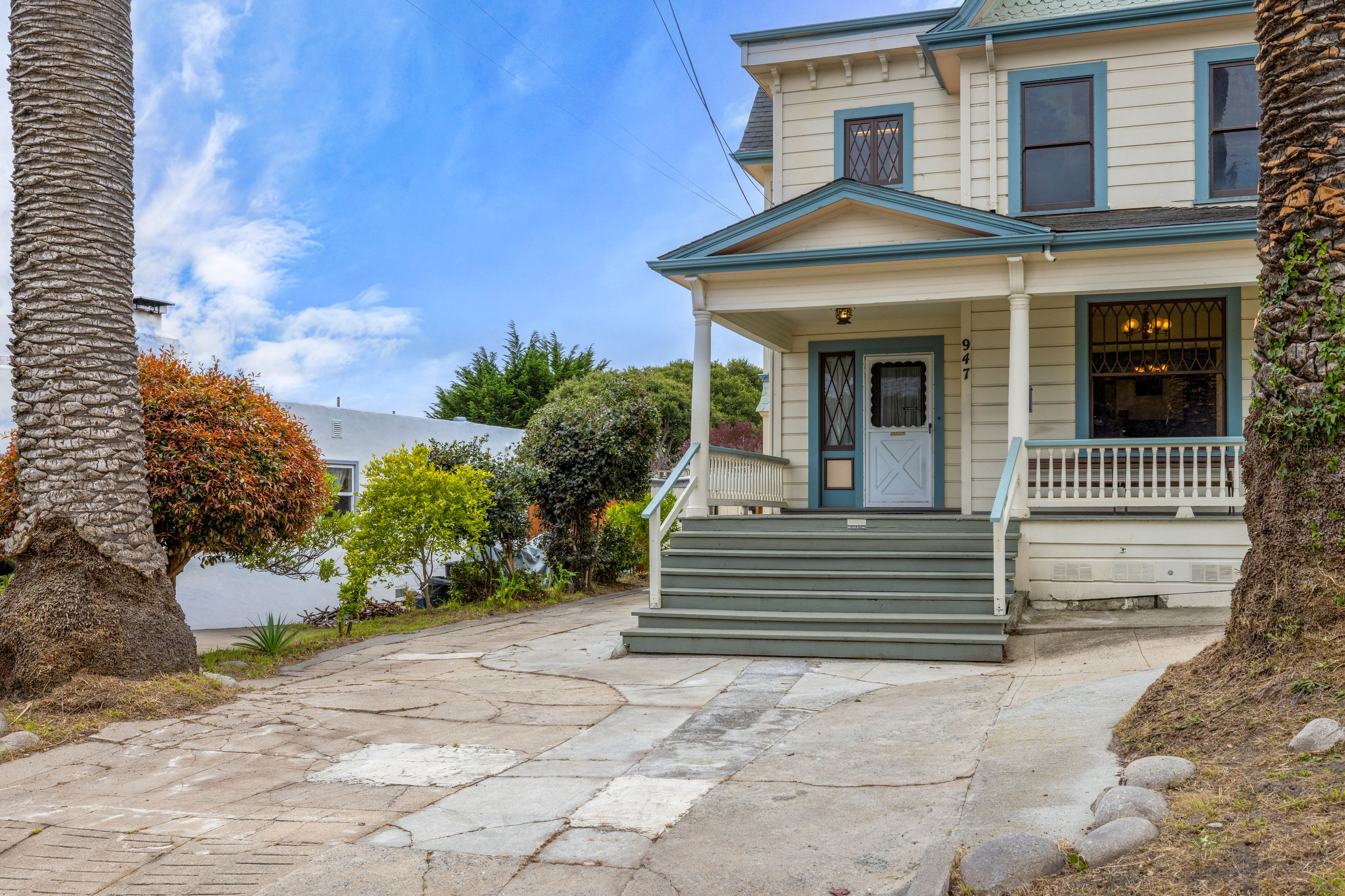  947 West Franklin Street - 物件實景