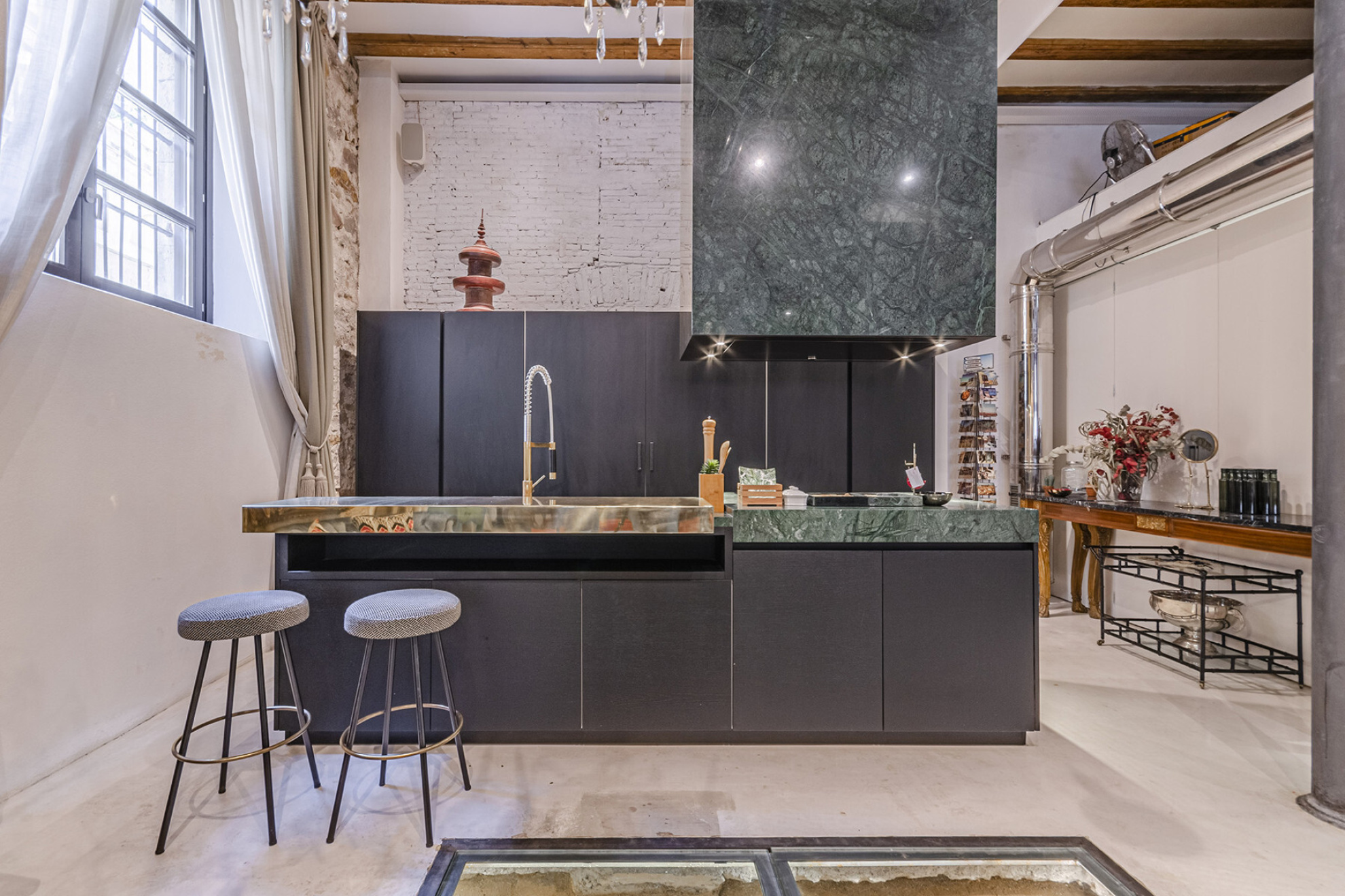  Renovated apartment with historical character in the Barri Gòtic - 物件實景