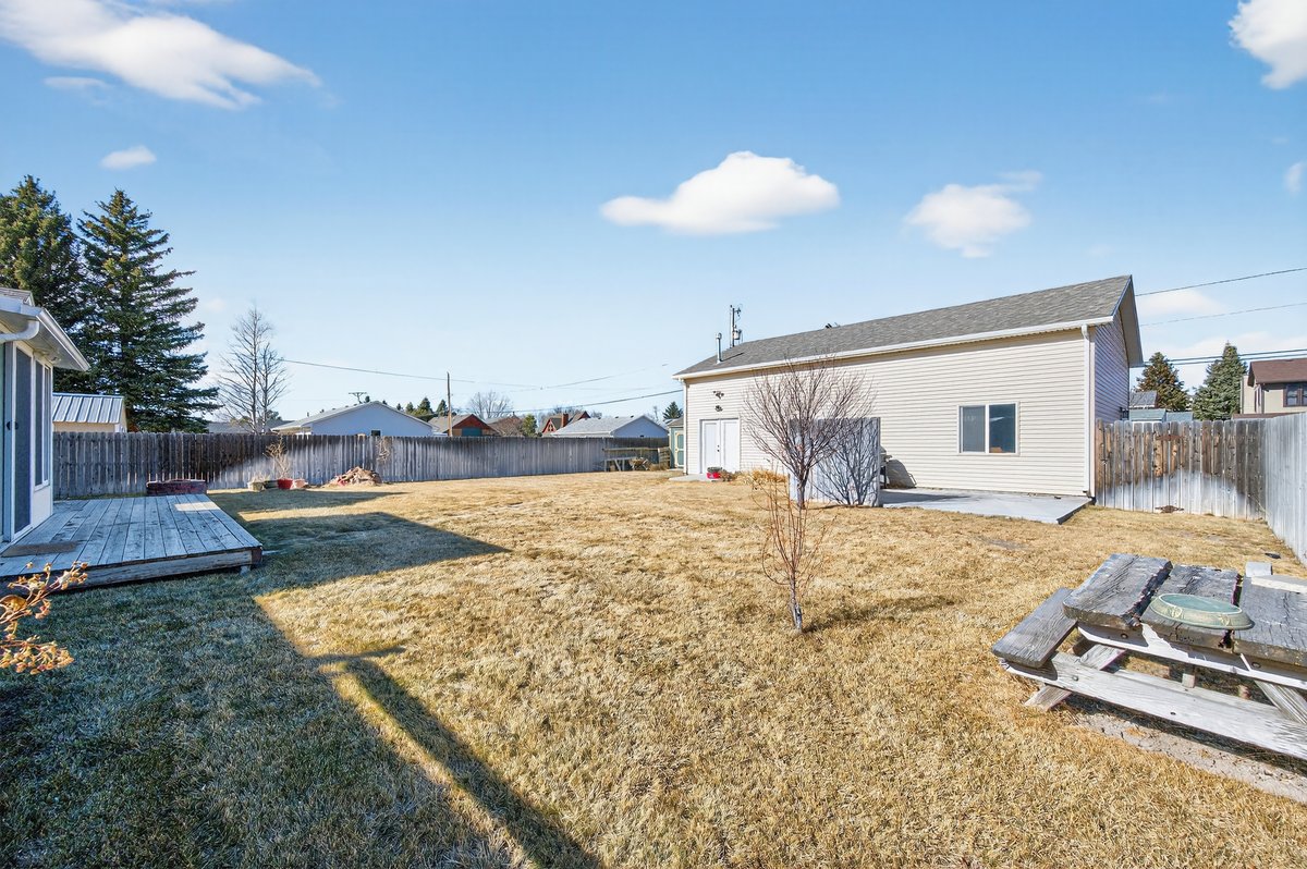 Cheyenne, Wyoming, 82009, United States, 5 Bedrooms Bedrooms, ,2 BathroomsBathrooms,Residential,For Sale,2016553