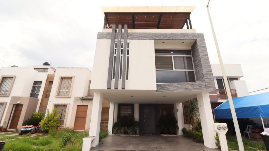 Morelia, Michoacán de Ocampo, 58195, Mexico, 5 Bedrooms Bedrooms, ,4 BathroomsBathrooms,Residential,For Sale,1918405