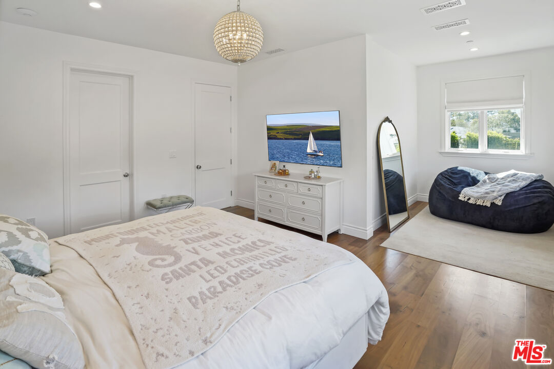 Malibu, California, 90265, United States, 5 Bedrooms Bedrooms, ,5 BathroomsBathrooms,Residential,For Sale,1762119