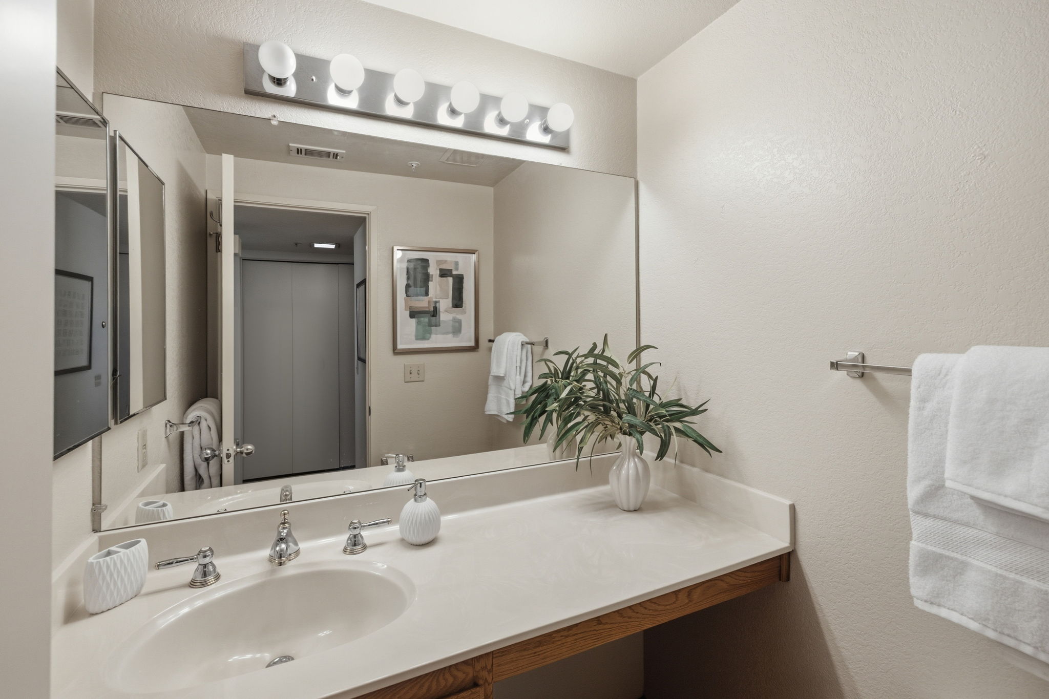  Waterfront Townhome-Style Condo - 物件實景