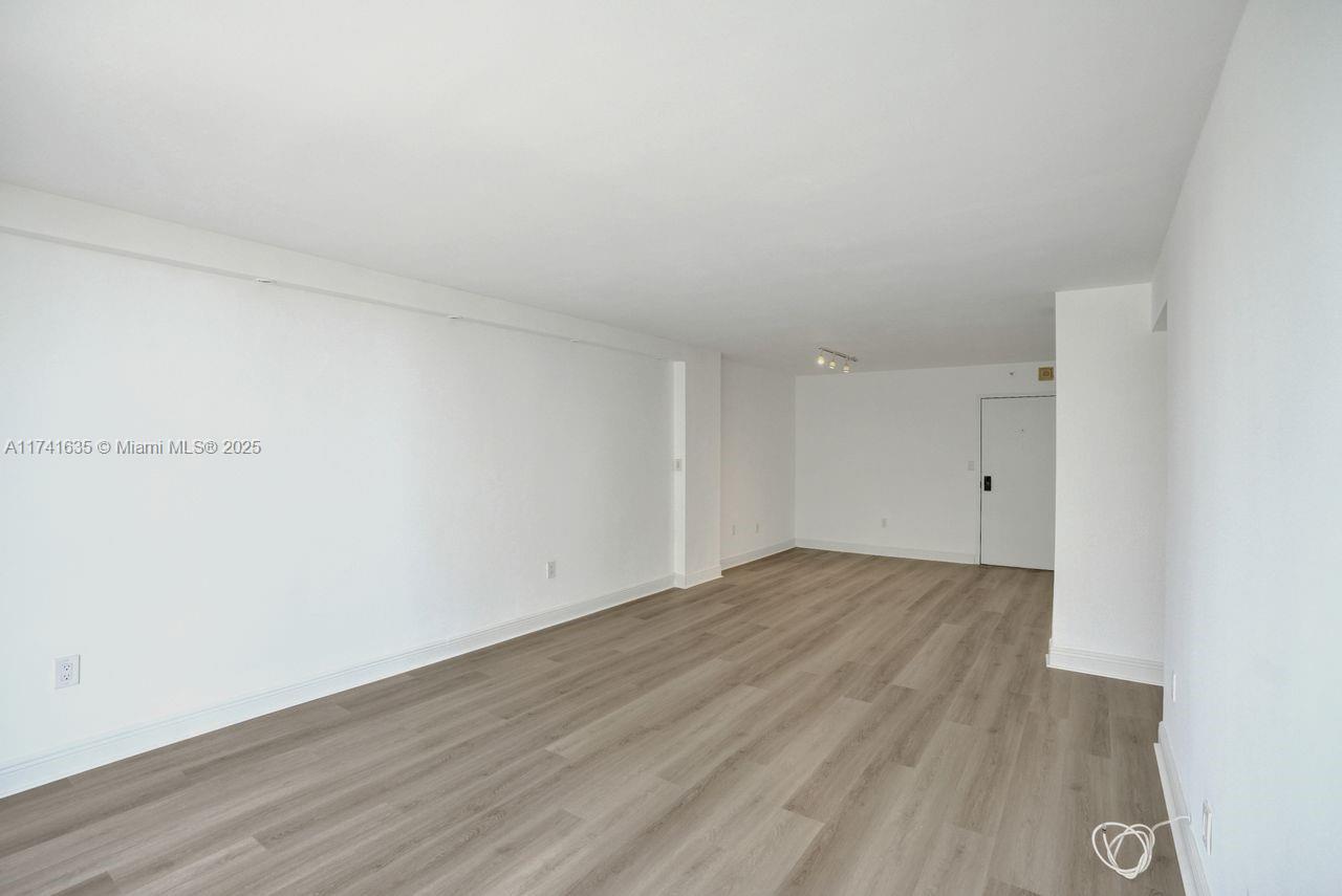 Miami, Florida, 33131, United States, 2 Bedrooms Bedrooms, ,2 BathroomsBathrooms,Residential,For Sale,1705612