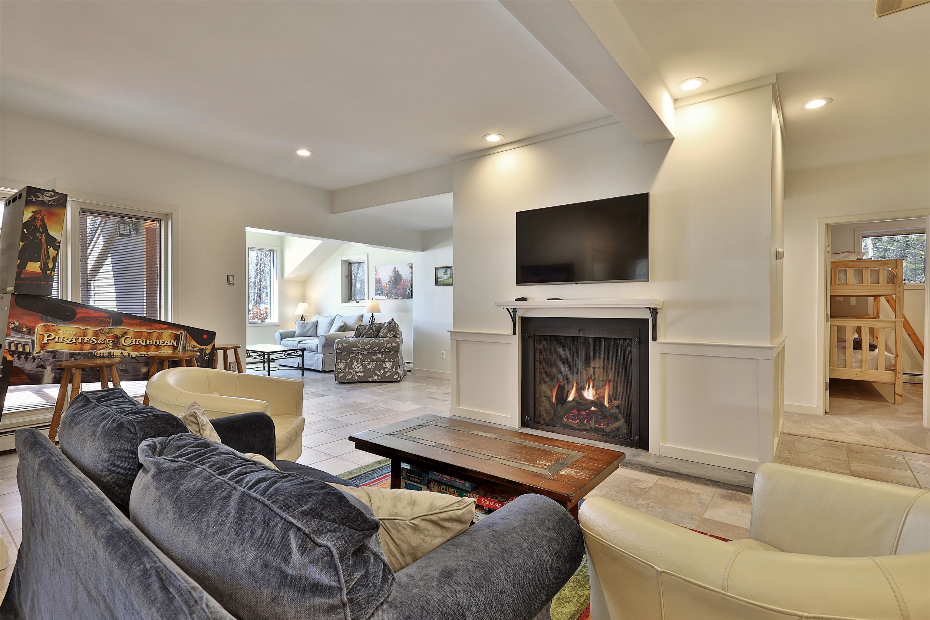  426 Roaring Brook Road - 物件實景