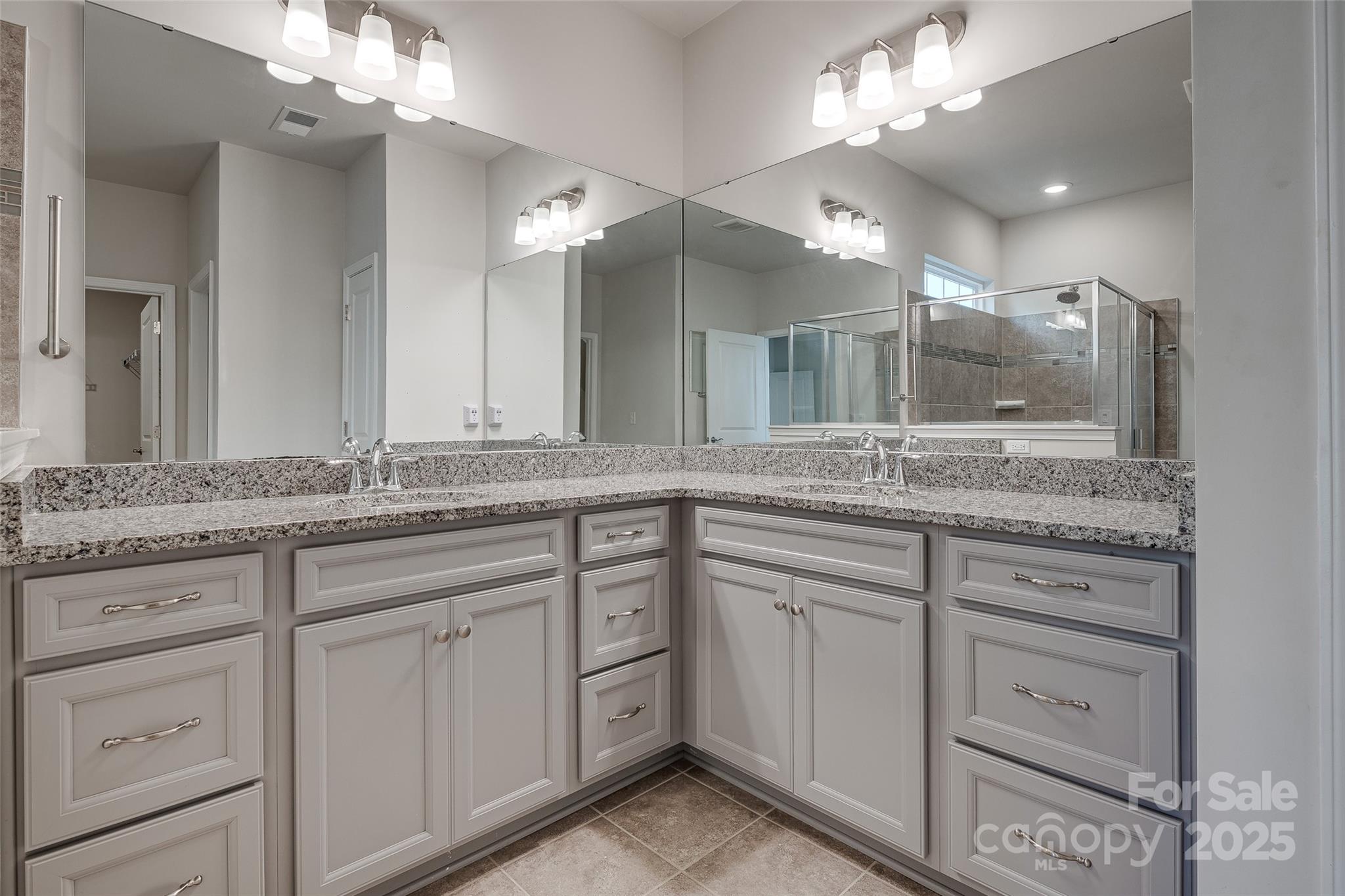 Charlotte, North Carolina, 28273, United States, 4 Bedrooms Bedrooms, ,3 BathroomsBathrooms,Residential,For Sale,1988941