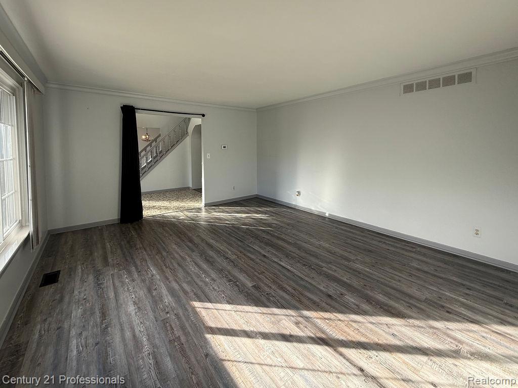 RochesterHills, Michigan, 48309, United States, 4 Bedrooms Bedrooms, ,3 BathroomsBathrooms,Residential,For Sale,1976232