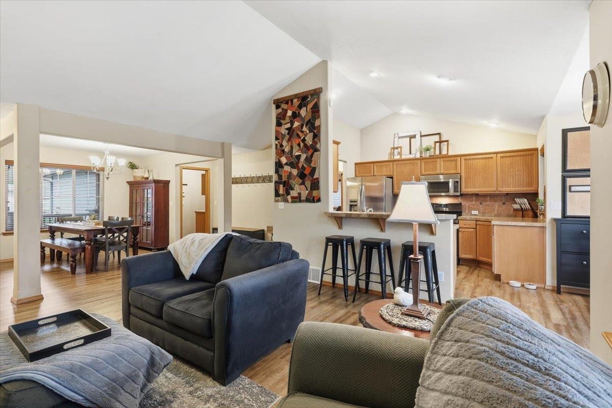 Greenacres, Washington, 99016, United States, 6 Bedrooms Bedrooms, ,3 BathroomsBathrooms,Residential,For Sale,1992048