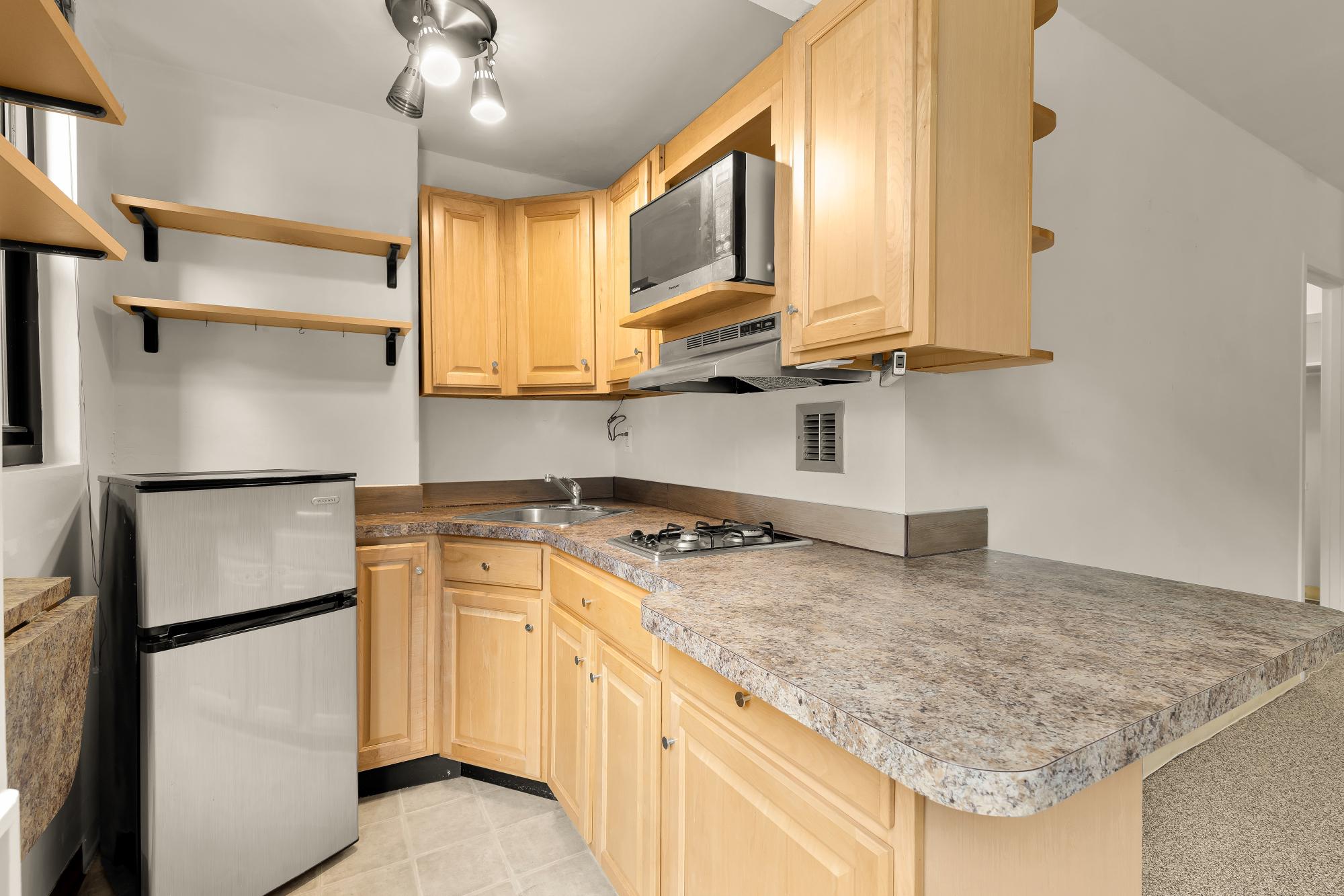  1021 Arlington Boulevard, Arlington, VA, 22209 - 物件實景