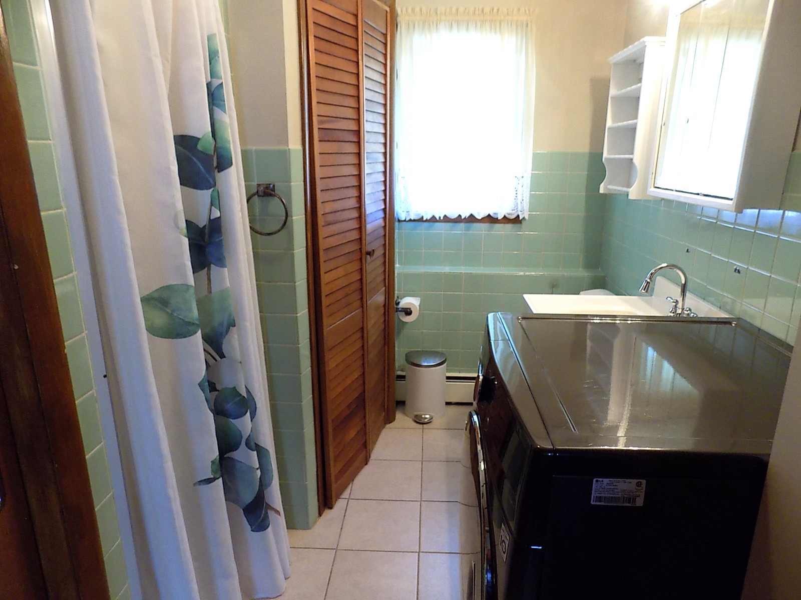 Pompton Plains, New Jersey, 07444, United States, 3 Bedrooms Bedrooms, ,2 BathroomsBathrooms,Residential,For Sale,1937203