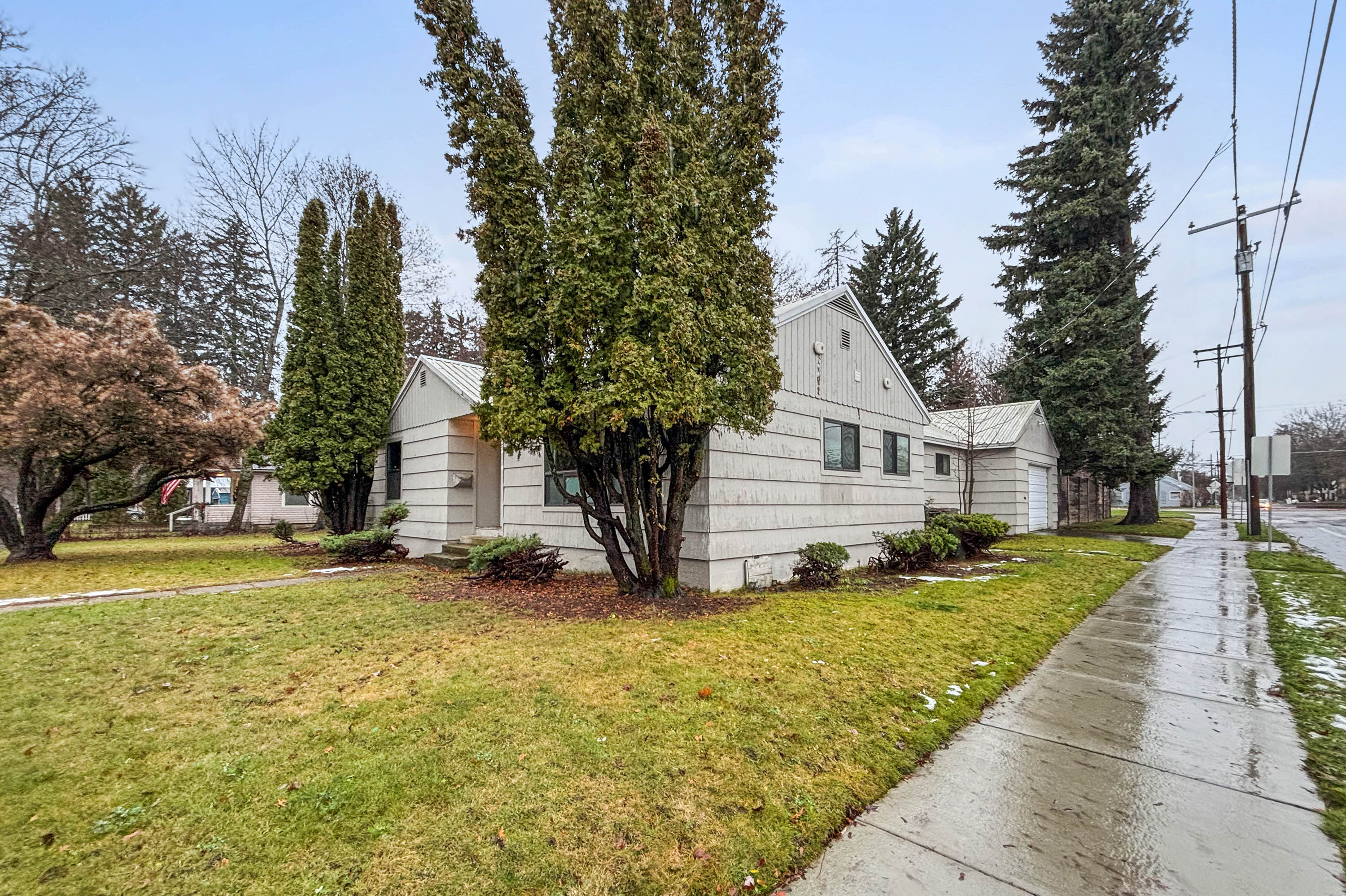 Sandpoint, Idaho, 83864, United States, 3 Bedrooms Bedrooms, ,2 BathroomsBathrooms,Residential,For Sale,2005547