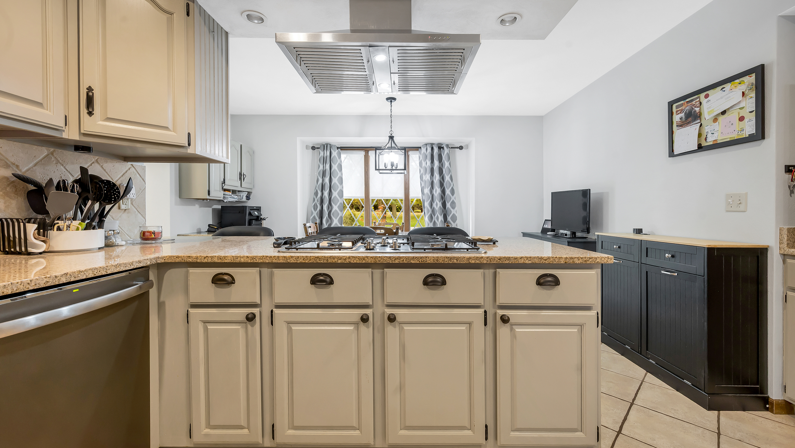 Waterloo, Illinois, 62298, United States, 3 Bedrooms Bedrooms, ,3 BathroomsBathrooms,Residential,For Sale,1986147