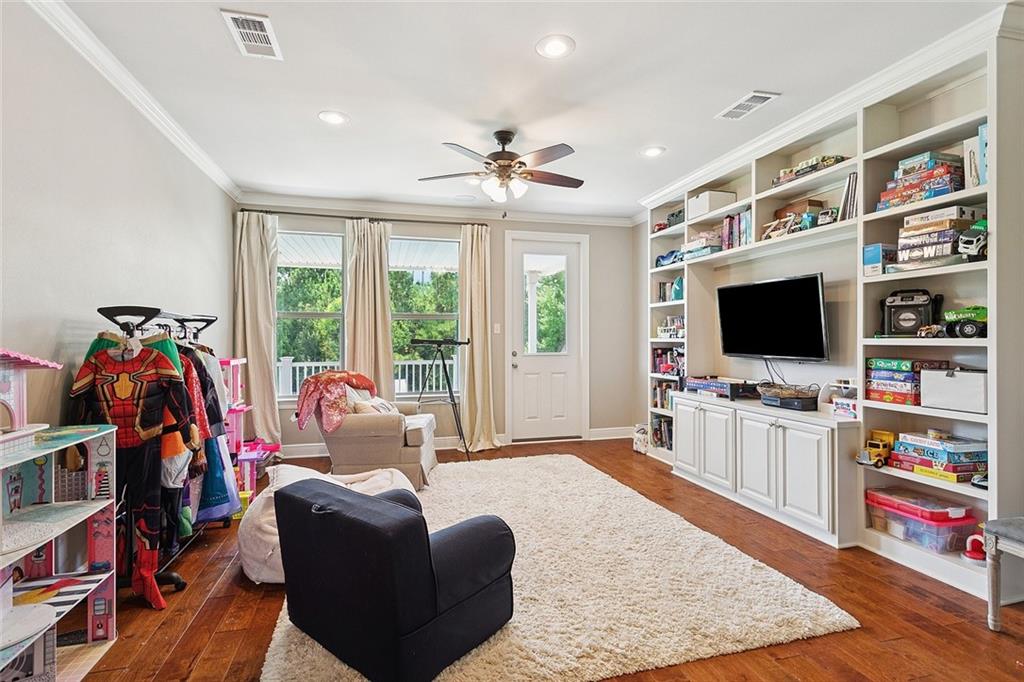 Madisonville, Louisiana, 70447, United States, 4 Bedrooms Bedrooms, ,4 BathroomsBathrooms,Residential,For Sale,1947964