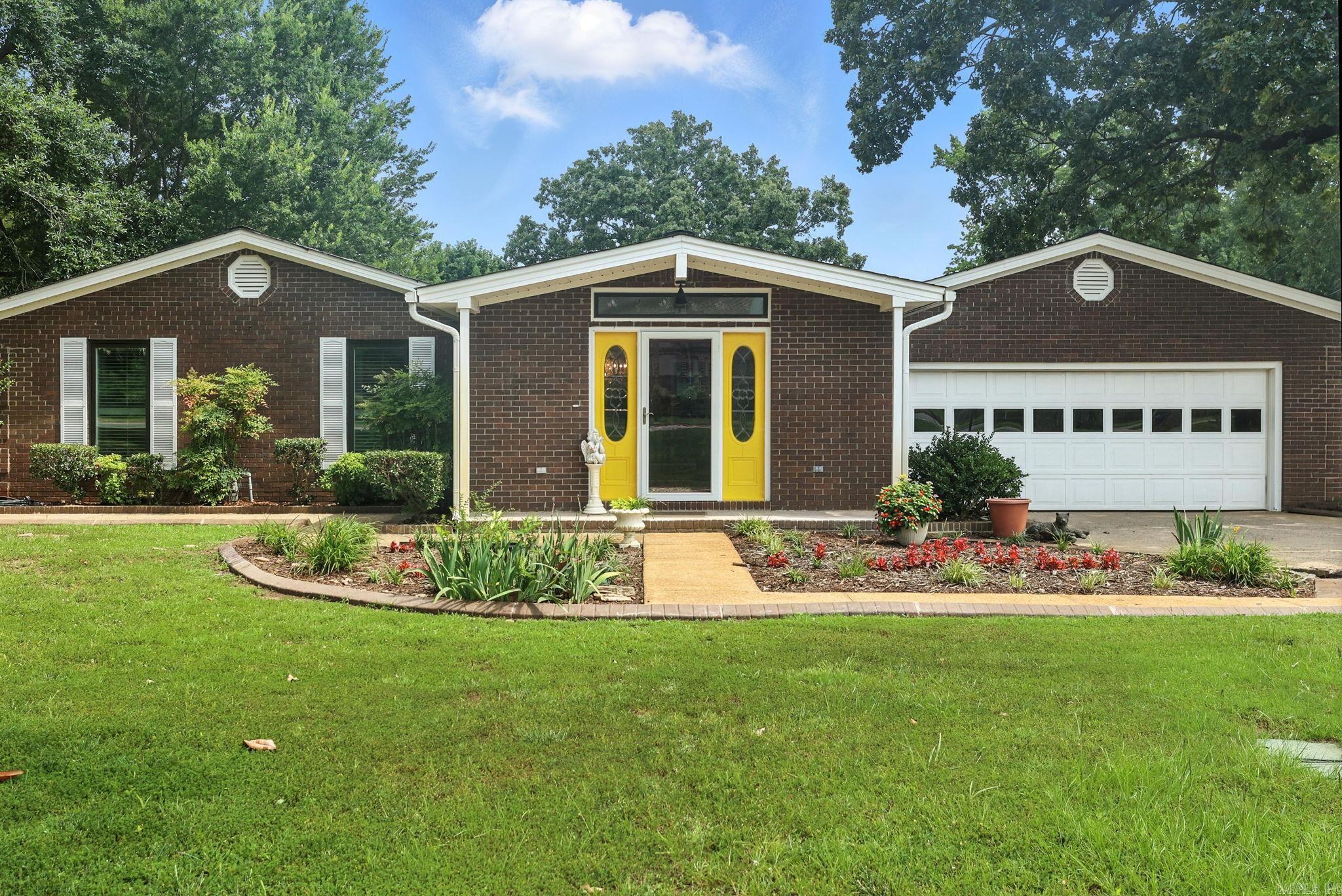 Little Rock, Arkansas, 72223, United States, 3 Bedrooms Bedrooms, ,3 BathroomsBathrooms,Residential,For Sale,1968786